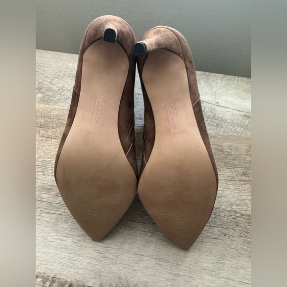 NWOB Steven New York - brown suede bootie with gold tone hardware - Picture 6 of 7